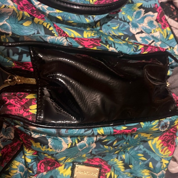 Pre-owned Betsy Johnson weekender bag used 3 times - Picture 3 of 6